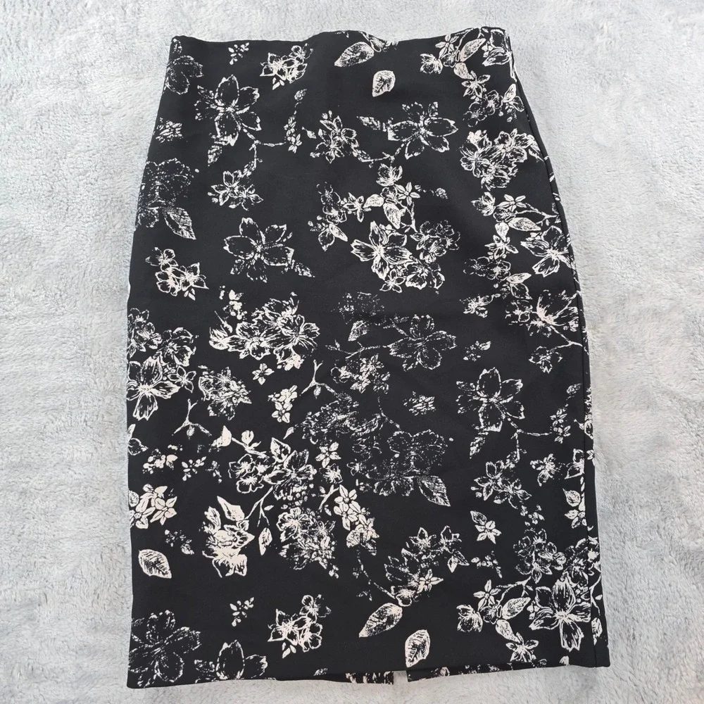 Philosophy Women 2 Black‎ Floral Pencil Skirt Career Knee Length Back Vent